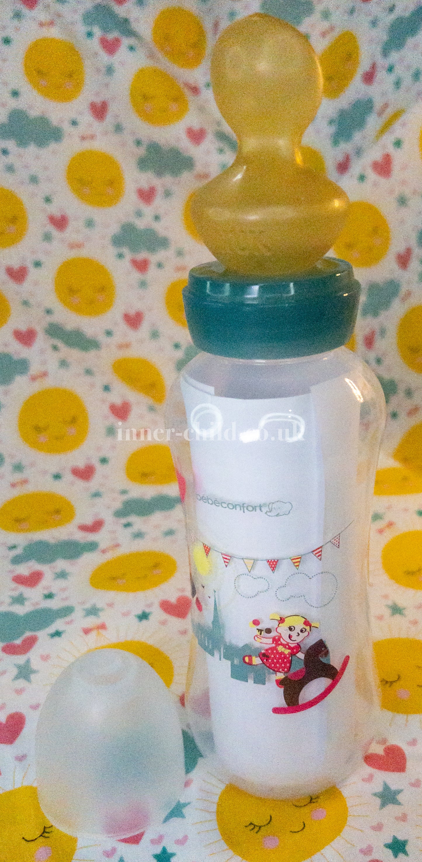 Children playing, 360ml (12oz) bottle